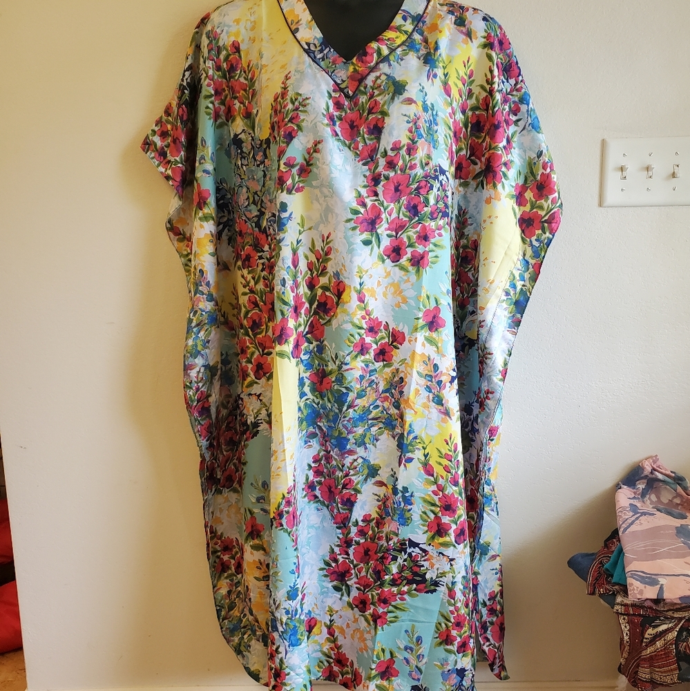 NWT Winlar Kaftan Maxi dress mumu